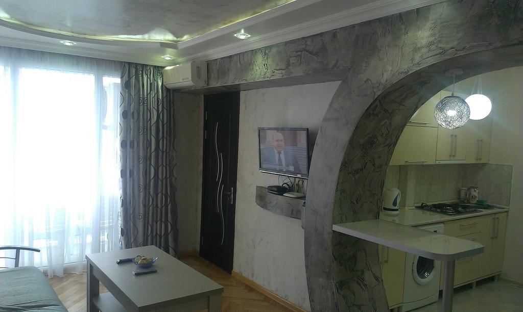 Irakli'S Apartment With Sea View Batumi Bilik gambar