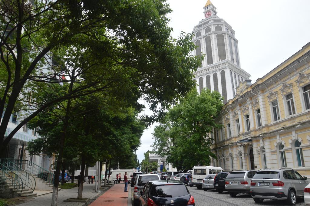 Irakli'S Apartment With Sea View Batumi Bilik gambar