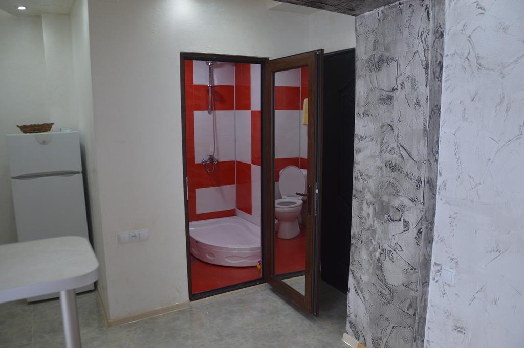 Irakli'S Apartment With Sea View Batumi Bilik gambar