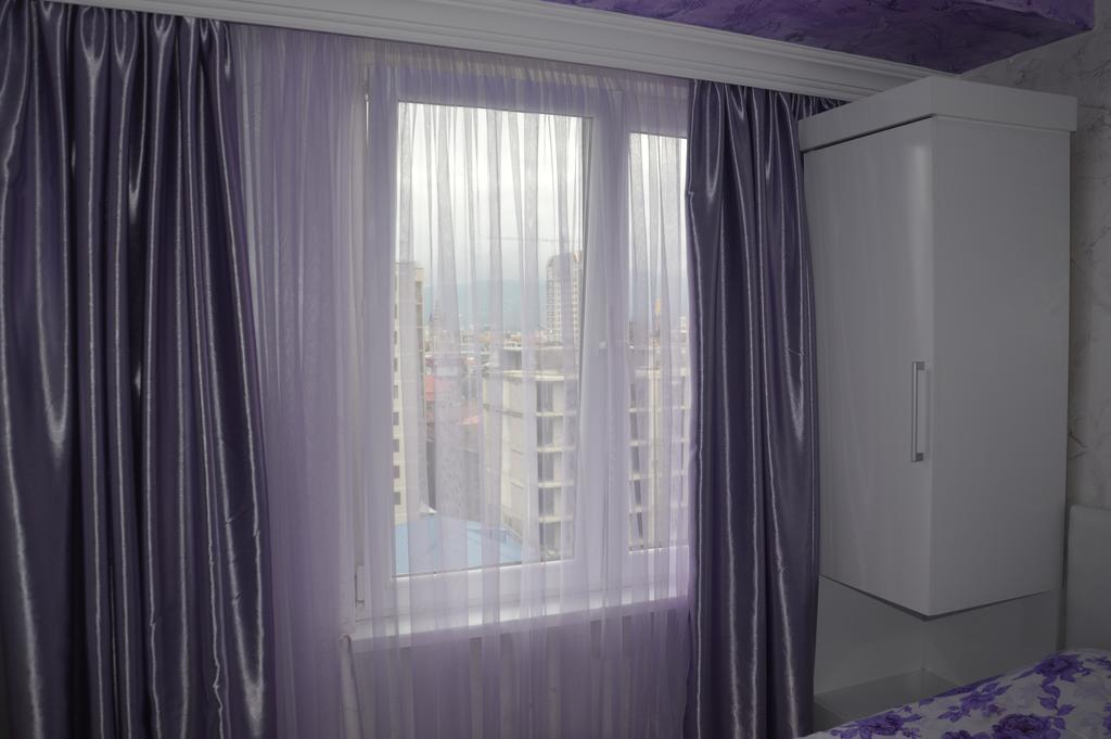 Irakli'S Apartment With Sea View Batumi Bilik gambar