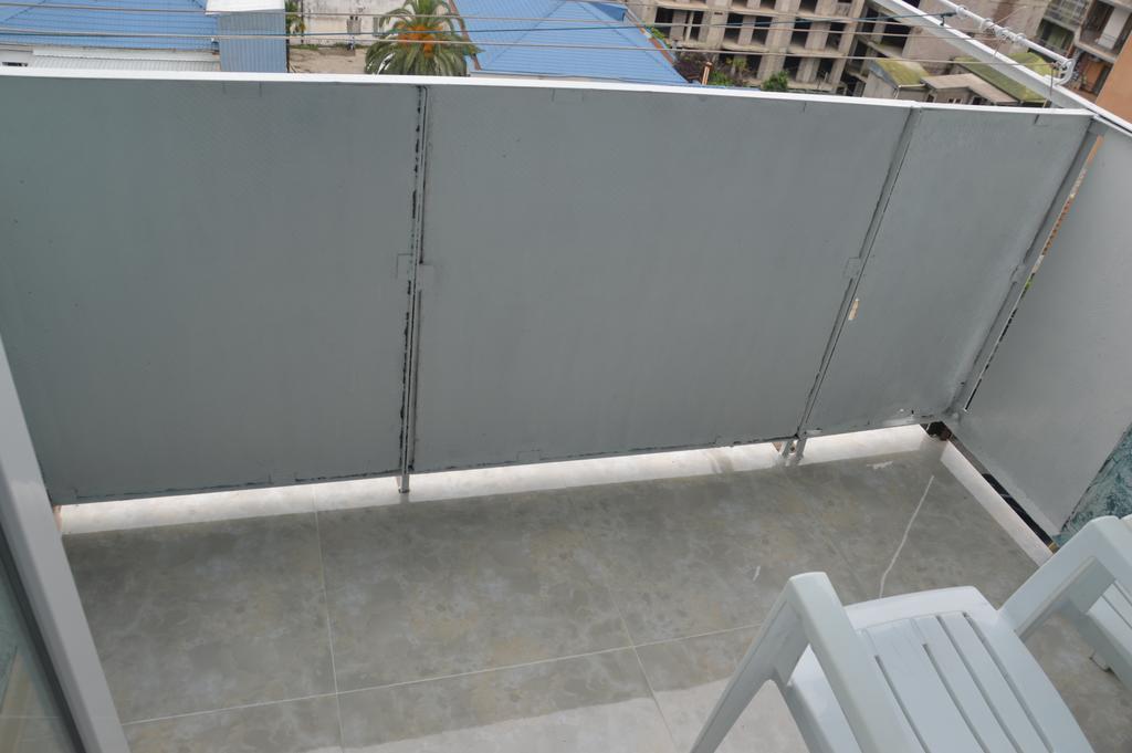 Irakli'S Apartment With Sea View Batumi Bilik gambar