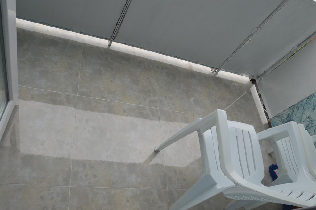 Irakli'S Apartment With Sea View Batumi Bilik gambar